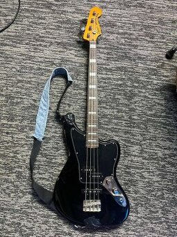 basgitara Fender Squier Jaguar Bass