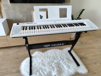 Piano Yamaha NP-12 so stojanom