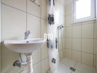 Priestranný 2i byt až 55m2 v historickom centre Trenčína za