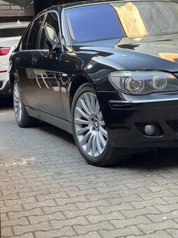 BMW 750i