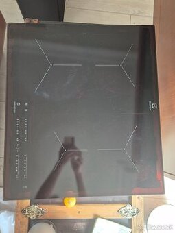 predam indukcnu varnú dosku zn. Elektrolux