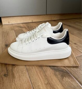 Alexander McQueen 44 - 1
