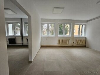 lukratívne komerčné priestory v Galante, oproti Lidlu