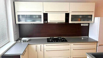 Pekný, zariadený 3-izb. byt s logiou, Fejova ul., pri Aupark