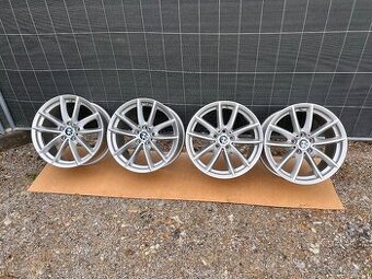 BMW 5X112 R18 8,5J ET44 + TPMS