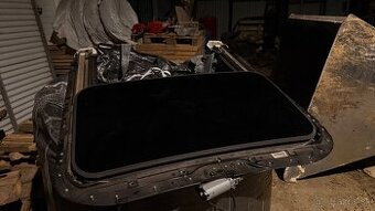 Audi A4 B7 strešné okno