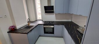 3 izbov  Centrum s sparkovacim.miestom - 1