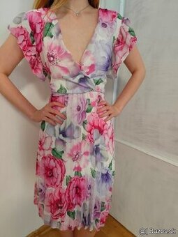 saty aj na príležitosť univelkost