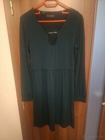 Smaragdové šaty s dlhým rukávom