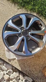 Hyundai i20 - elektronovy disk