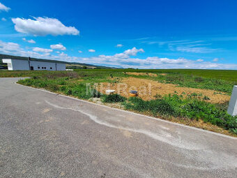 ROZHANOVCE - lukratívne stavebné pozemky 607 m2, 758 m2