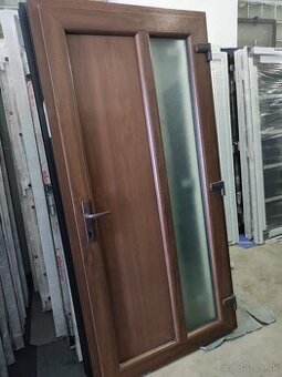 Predam plastove vchodove dvere