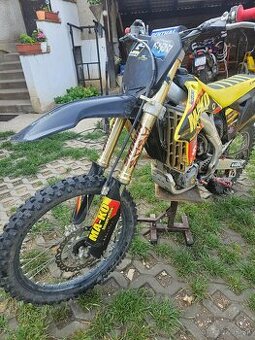 SUZUKI RMZ 250 - 1