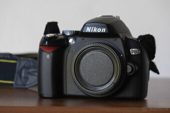 NIKON D60 - iba 10 000 snímkov