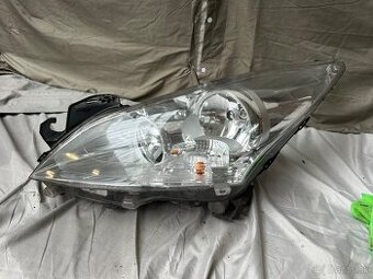 Peugeot 5008 ľavý predný svetlomet