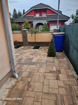 Montáž zámkovej dlažby na kľúč