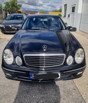 Mercedes Benz E 211