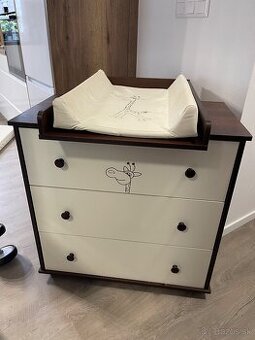 Prebaľovací pult s komodou