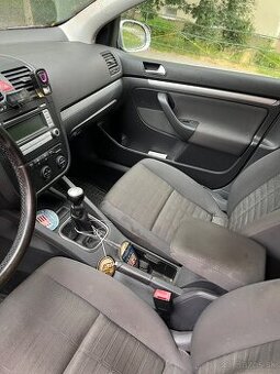 Predám Volkswagen golf V