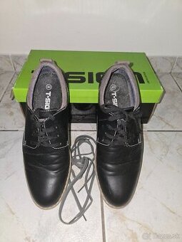 Športovo elegantné mokasíny