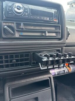 Golf MK2 automatický držiak nápojov