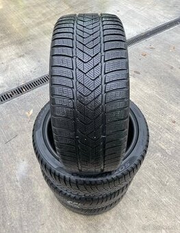235/40 R19 zimné Pirelli