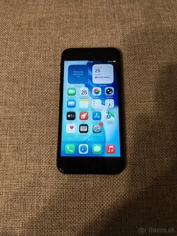 Iphone se 2020 volny v dobrom stave plne funkčný má znaky po