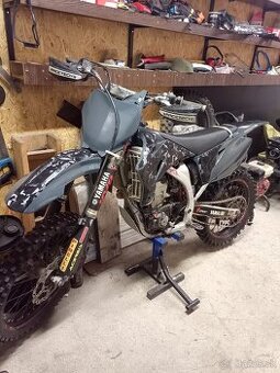YAMAHA YZF 450
