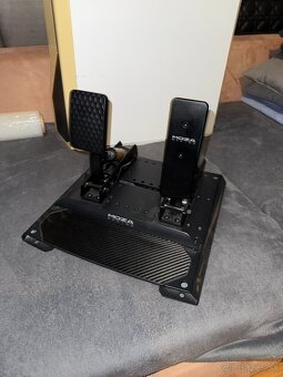 Predám Moza CRP2 pedale / Meta Quest 3s 128Gb