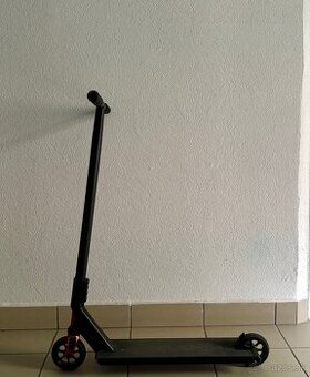 Tilt Theorem Medium freestyle kolobežka Black