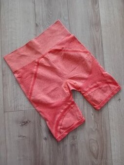 LEGÍNY, RIVER ISLAND, velk. M - 1
