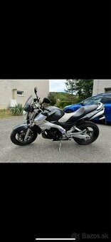 Suzuki GSR600