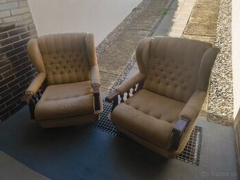 Darujem rozkladací gauč + kreslá