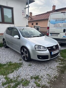 🟢 Volkswagen Golf 5 GTI 2.0 TFSI – 207 kW