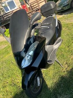 Predam skuter Aprilia Atlantic 125