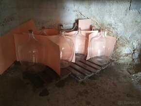 Predám 4 x 50 litrový demižón