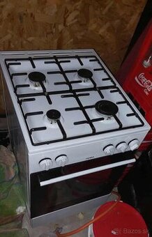 Predám plynový sporák