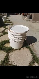 Ptedá. M plastové vedrá