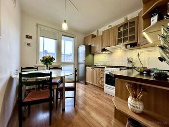 Predam rohovu kuchynu so spotrebicmi - Bratislava