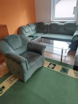 Rohová sedacia súprava + stolík + koberc