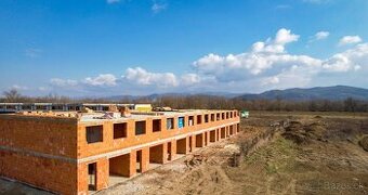 POSLEDNÝ DOM V SKALKE NAD VÁHOM