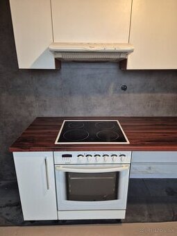 Vstavaná rúra s elektrickou varnou doskou