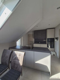 Predaj nadštandard 4.izb byt Nitra-Čermáń s parkovaním