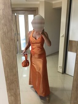 Spoločenské šaty korzetové aj doplnkami