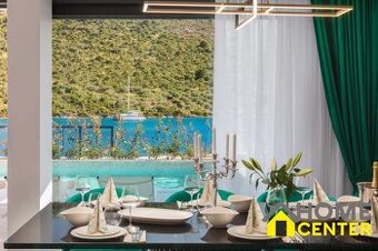NA PREDAJ novo postavená VILA  /200 m2/ pri mori, Rogoznica