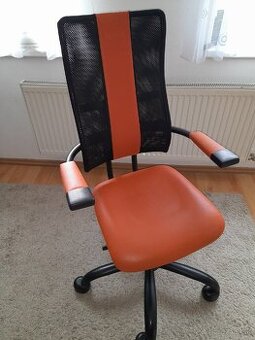 Stolička Spinalis Hacker