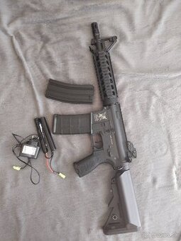 Predávam výstroj na airsoft a airsoft zbraň