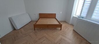 Dubová masívna postel 180x200