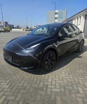 Tesla Y 2024