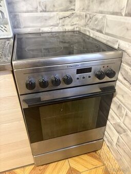 Electrolux elektricky šporak - 1